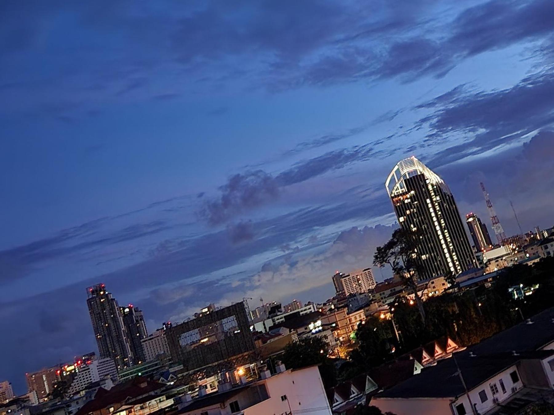 City Center Residentes Ccr Pattaya Y Экстерьер фото
